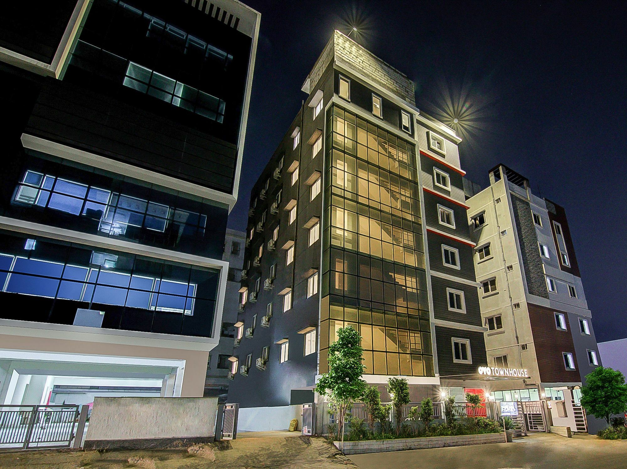 Oyo Townhouse 034 -Halcyon Hitech City Road Хайдарабад Экстерьер фото