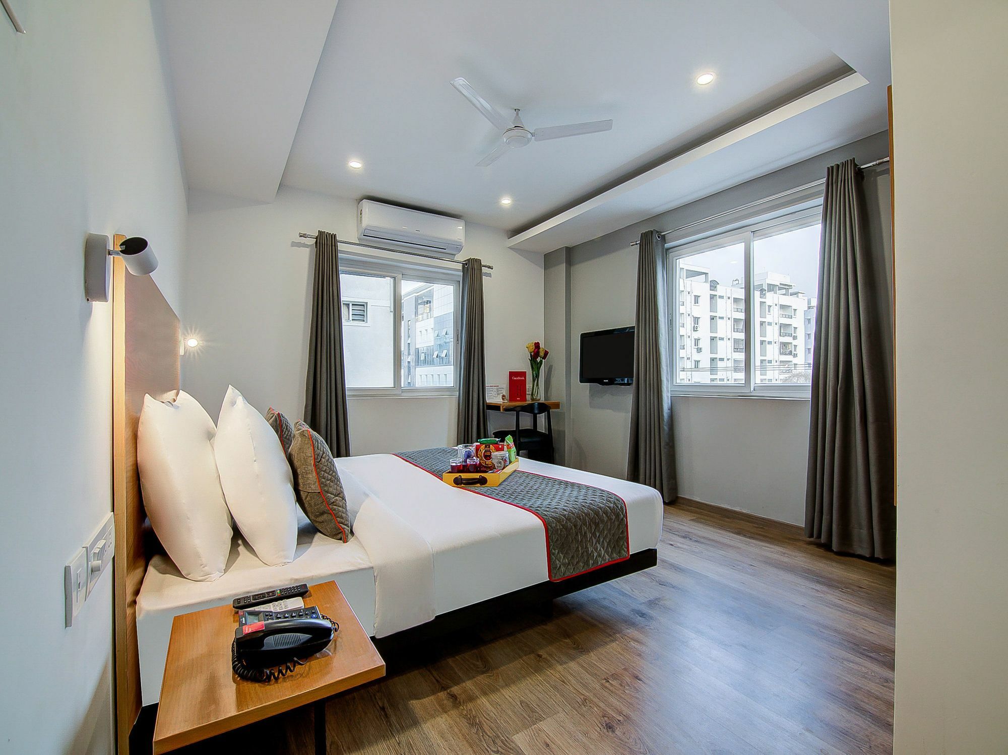 Oyo Townhouse 034 -Halcyon Hitech City Road Хайдарабад Экстерьер фото