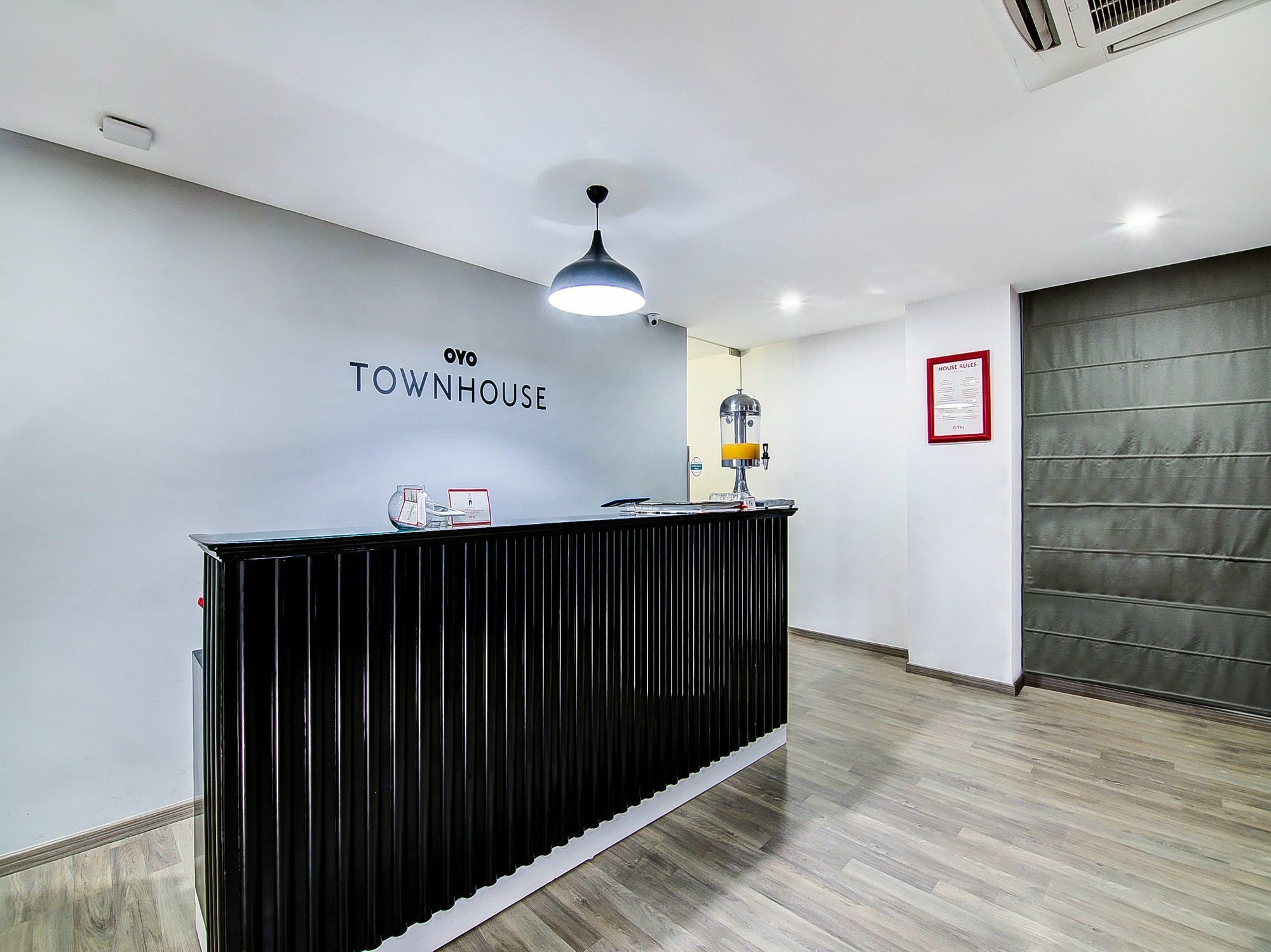 Oyo Townhouse 034 -Halcyon Hitech City Road Хайдарабад Экстерьер фото