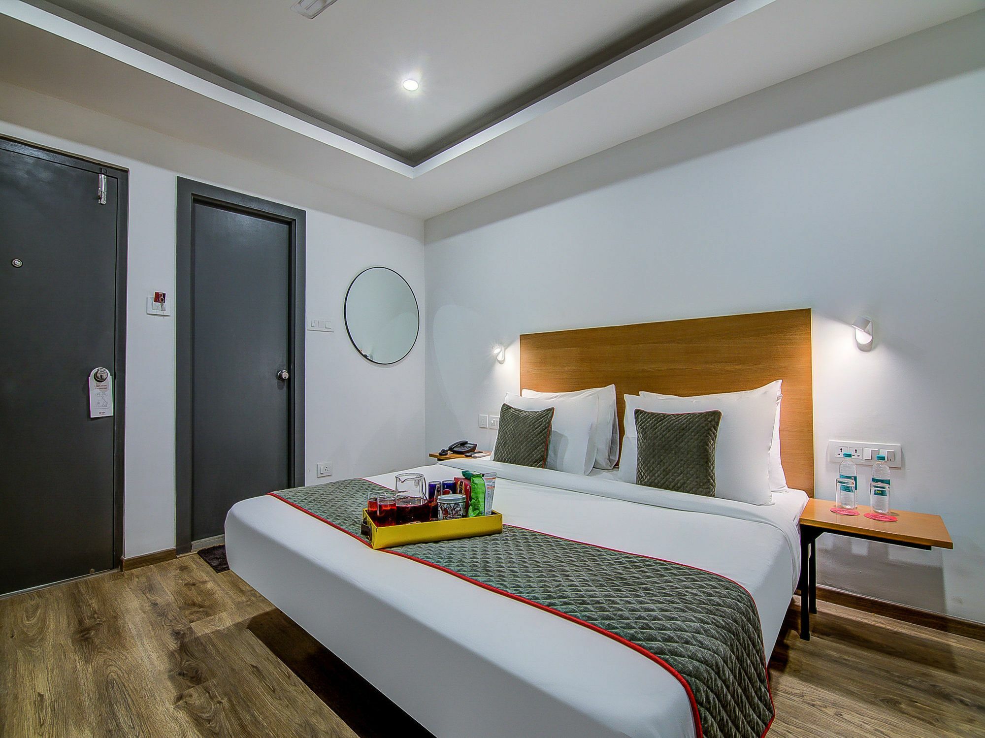 Oyo Townhouse 034 -Halcyon Hitech City Road Хайдарабад Экстерьер фото